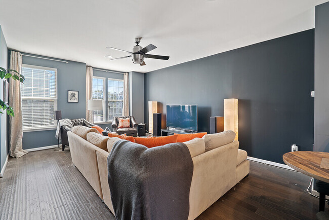 Building Photo - 8292 Heritage Crossing Ct