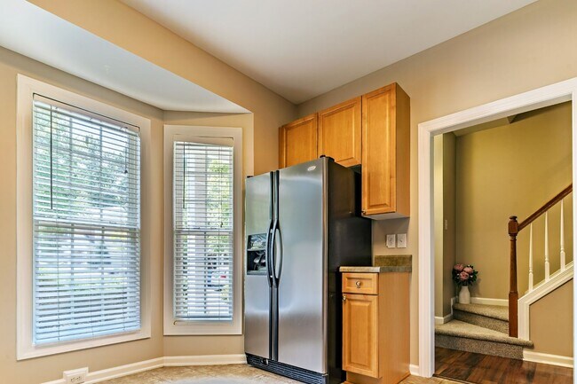 Building Photo - Move-In Ready End-Unit Townhome with Two Private Suites in the Heart of Rolesville!