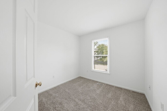 Building Photo - 46733 Woodmint Terrace
