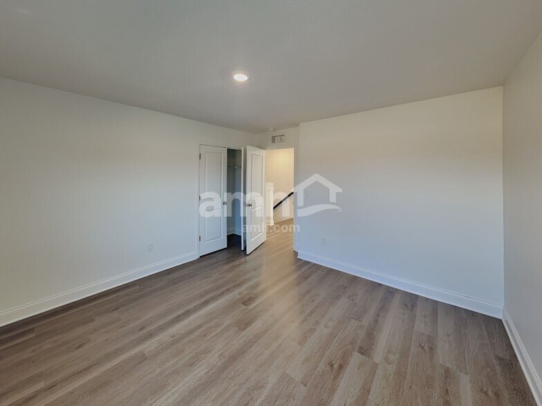 Building Photo - 9022 Henley Ave
