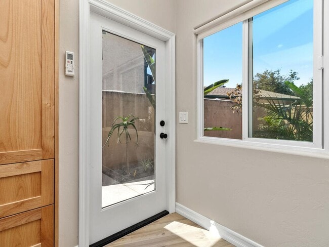 Building Photo - Studio with Loft, Private Patio, and All U...