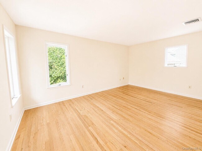 Building Photo - 6 Cornell Pl