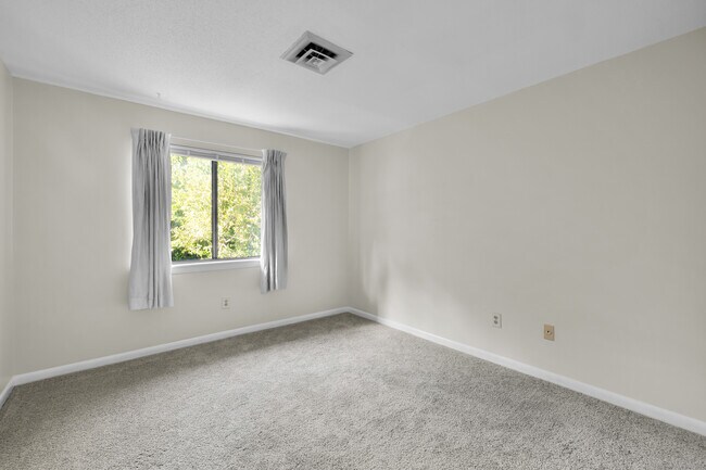 Building Photo - 103 Cliffside Dr