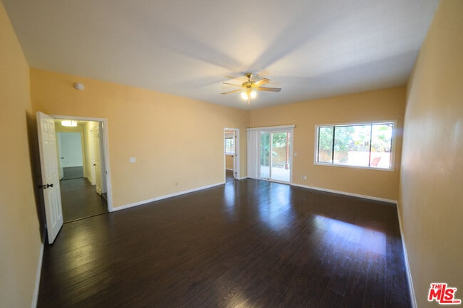 Building Photo - 728 Montecito Dr