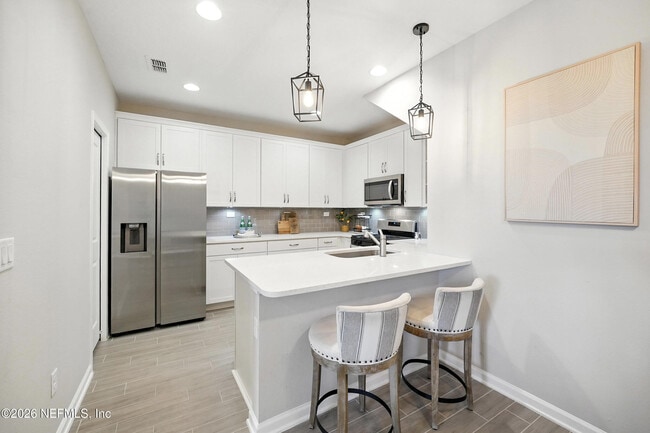 Building Photo - 698 Cherry Elm Dr