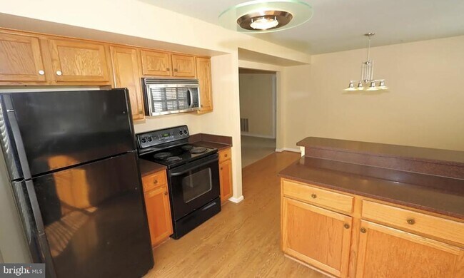 Building Photo - 174 Kendrick Pl