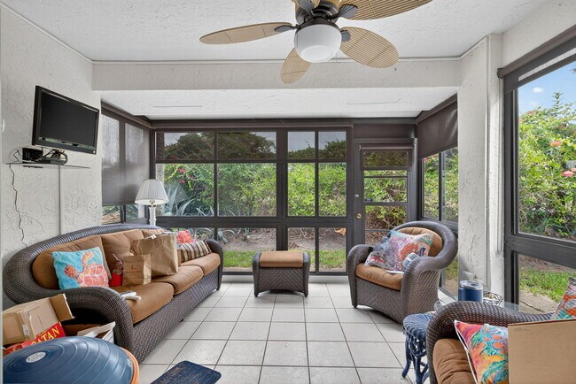 Building Photo - 405 Sea Oats Dr