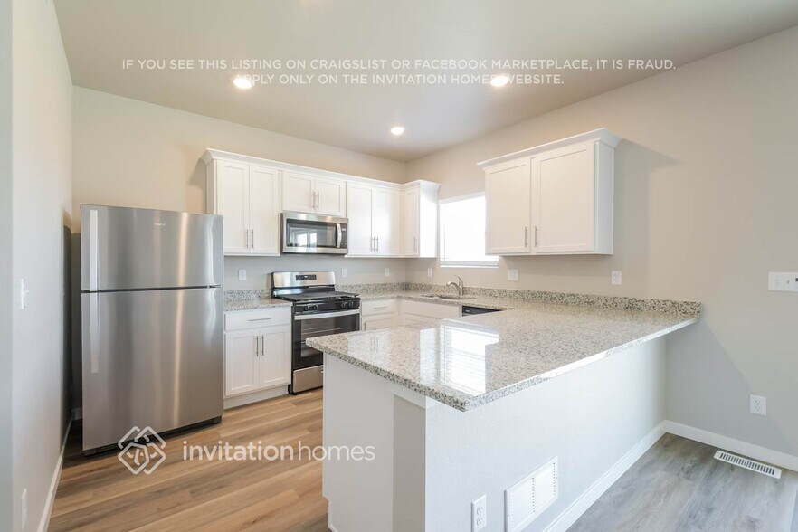 Building Photo - 7216 Dolores Ave