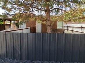 Building Photo - 2-bedroom, 1-bathroom home located in the vibrant city of Albuquerque