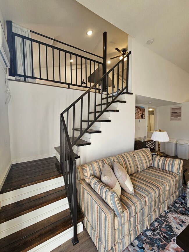 Building Photo - 1 BED | PLUS LOFT AREA | 1.5 BATH | FURNISHED | APARTMENT | RAPID VALLEY