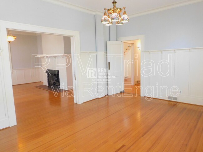 Building Photo - 1224 Glade St NW