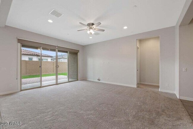 Building Photo - 9749 E Tahoe Ave