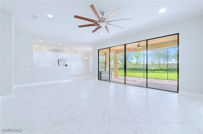 Building Photo - 4171 Crescent Ct