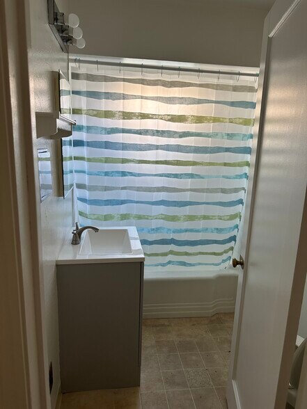 Bathroom - 2120 5th St
