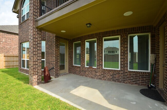 Building Photo - 27403 Canyon Reach Dr