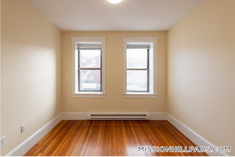 Building Photo - 887 Huntington Ave