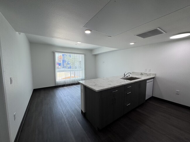 Building Photo - 3509 Vista Ln