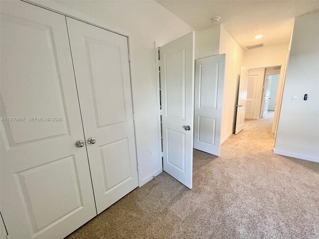 Building Photo - 429 NE 12th St