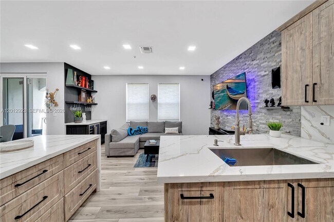 Building Photo - 4361 SW 160th Ave
