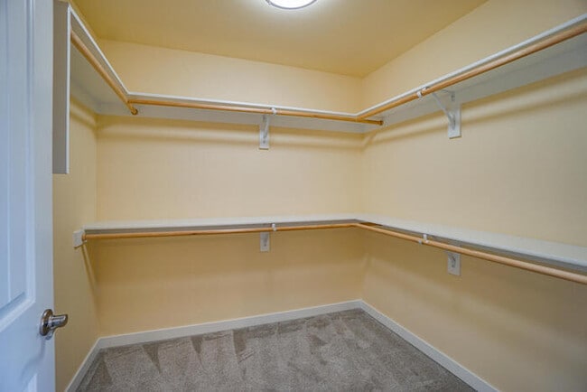 Building Photo - 11215 NE 23rd St