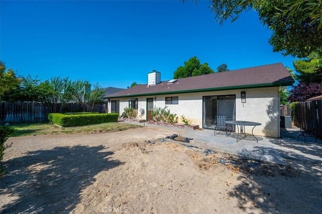 Building Photo - 836 Casals Dr