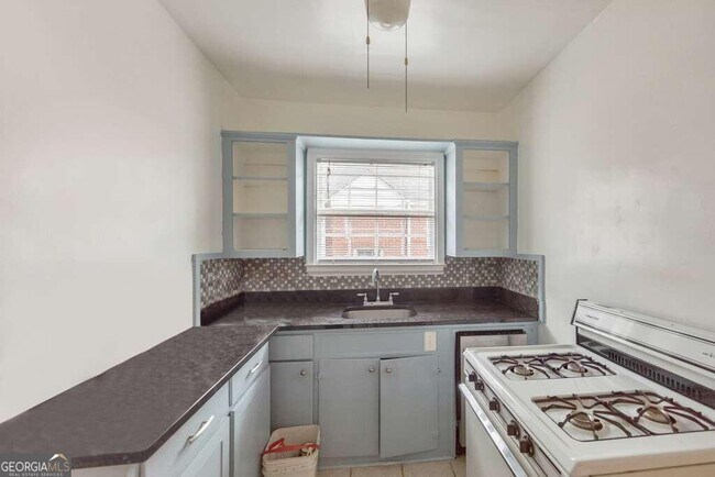 Building Photo - 60 Delmont Dr NE