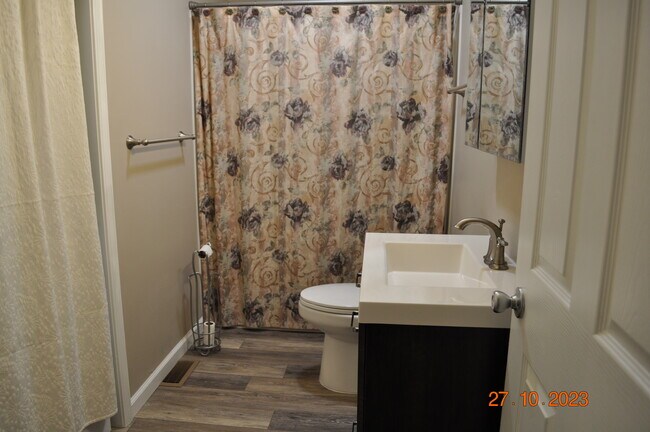 Bathroom - 206 Odoherty Rd