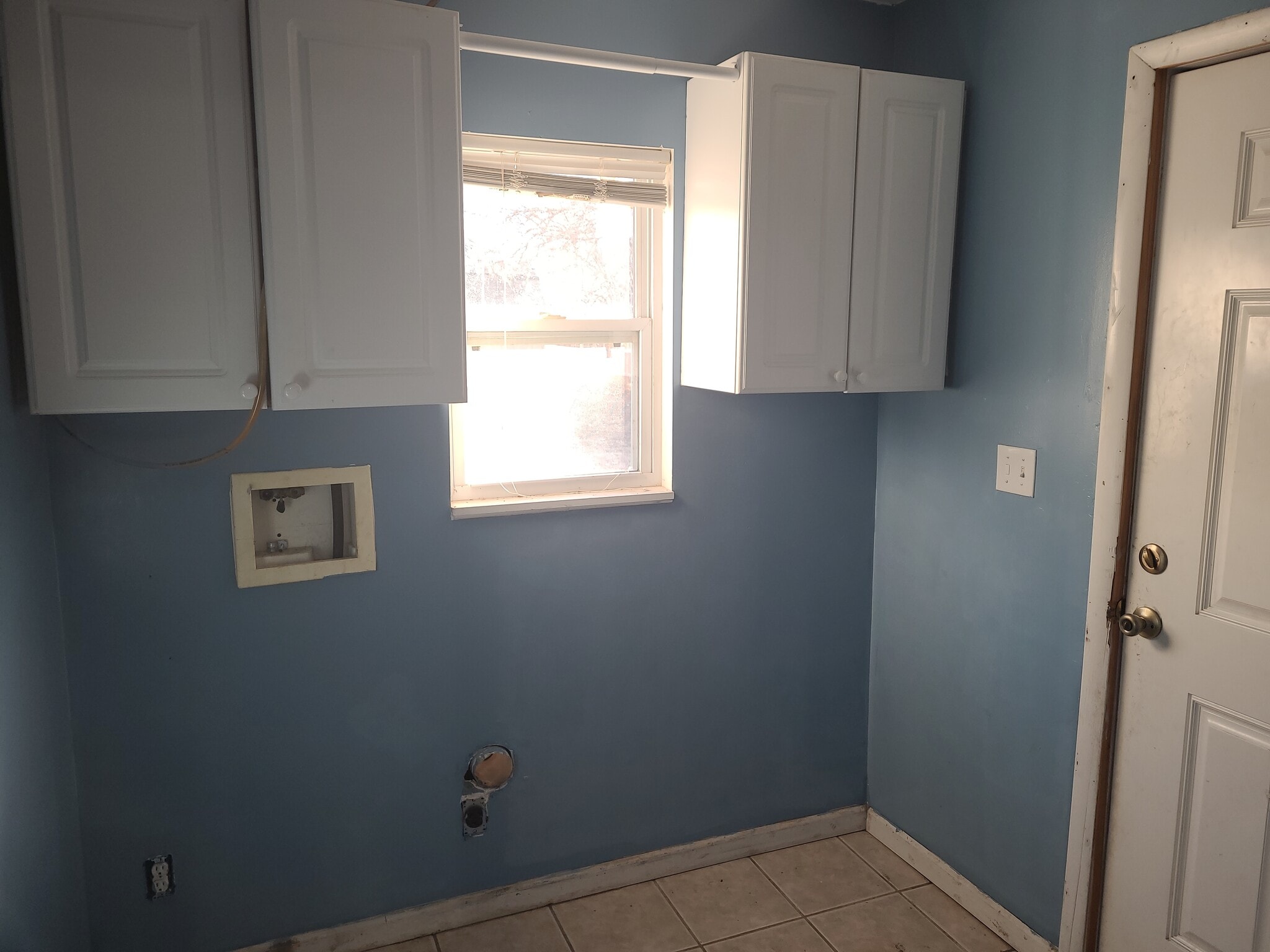 Laundry Room - 921 E 11th Ave