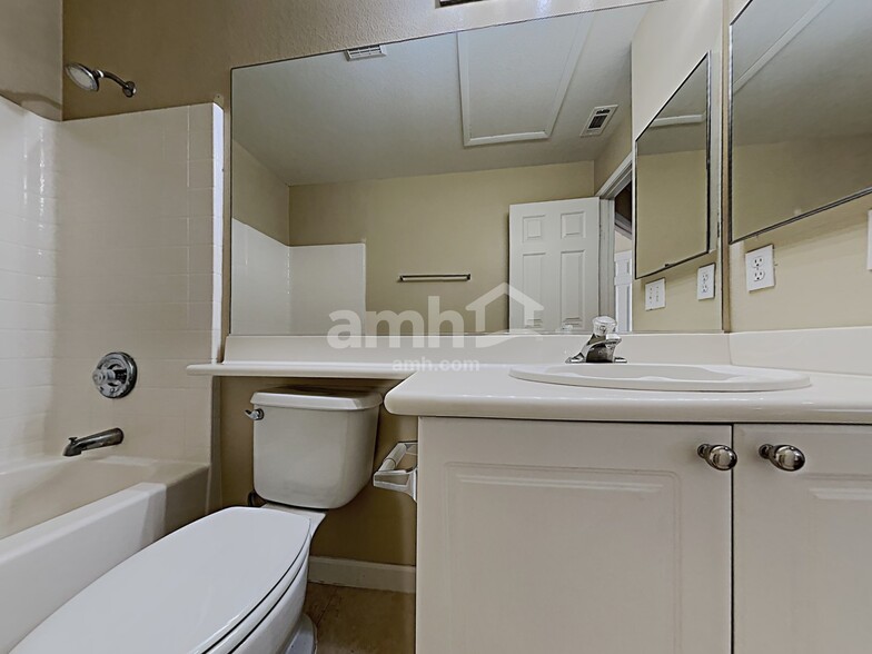 Building Photo - 8443 Chinook Candy Ct