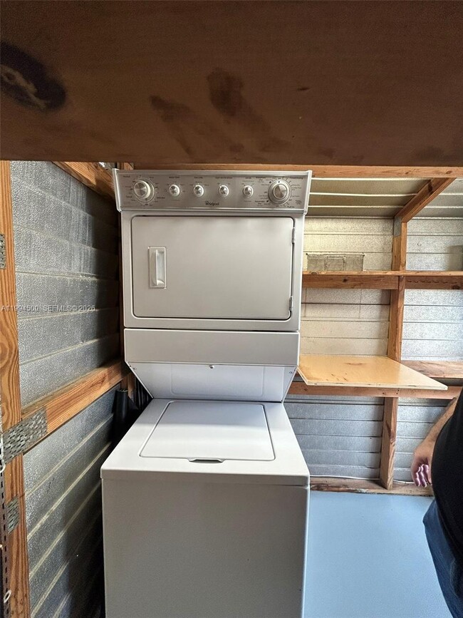 Building Photo - 11942 N Branch Rd