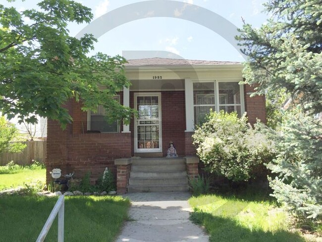 Building Photo - 1985 S Corona St