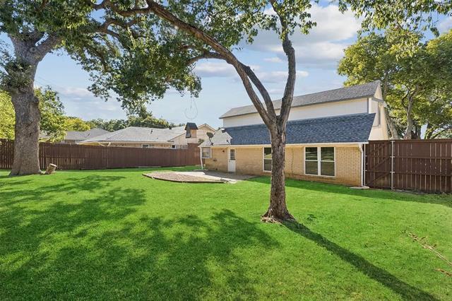 Building Photo - 904 Rusk Dr