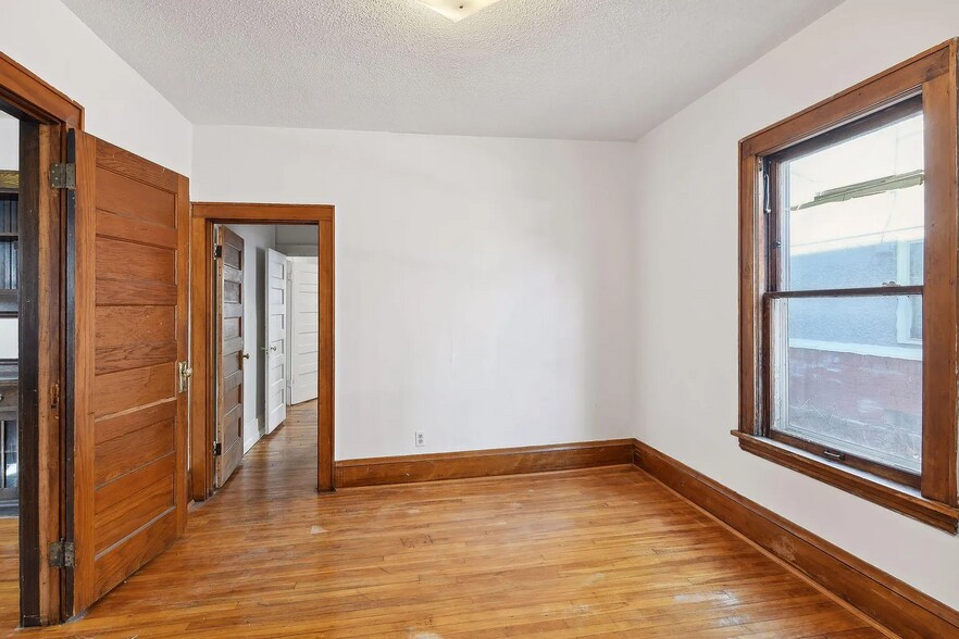 Building Photo - 104 W 27th St