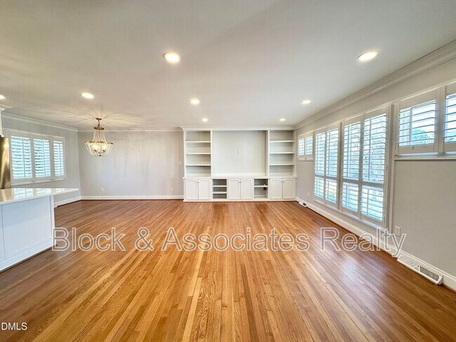 Building Photo - 4512 Drexel Dr