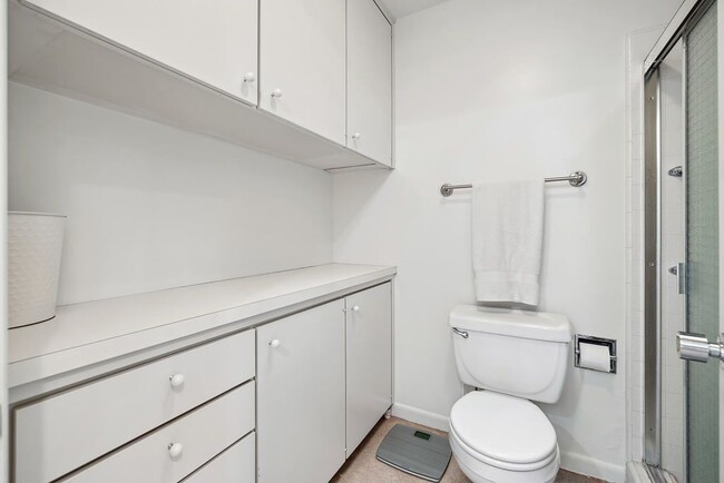 Building Photo - 76750 Lark Dr