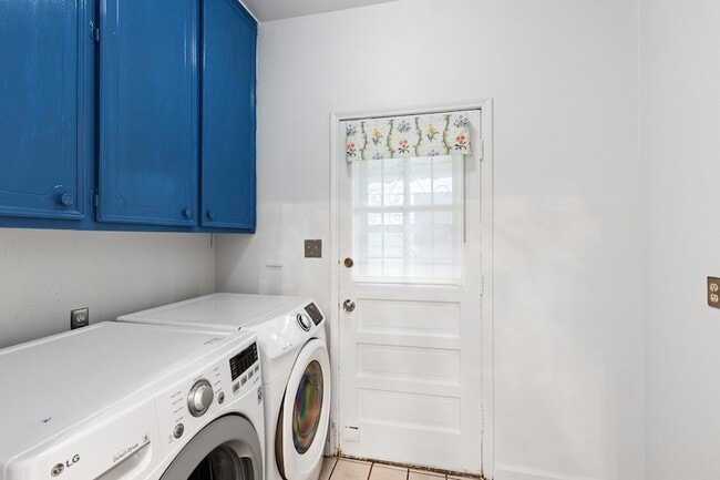 Building Photo - 10728 Briar Forest Dr