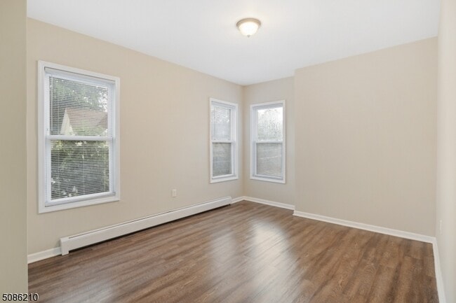 Building Photo - 50 9th Ave