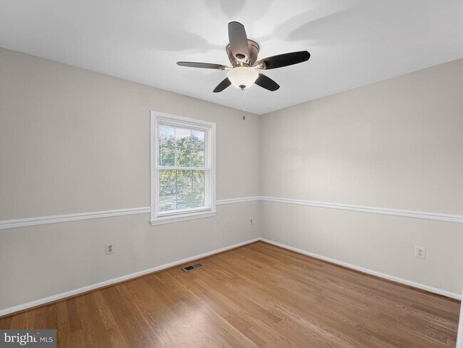 Building Photo - 7740 Bristol Square Ct