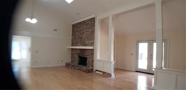 Building Photo - 4083 Deerbrook Way SW