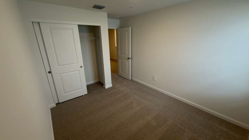 Building Photo - 613 Salisbury Cir