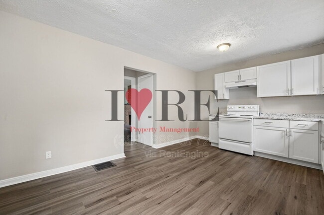 Building Photo - 338 S Chase Ave