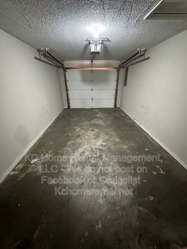 Building Photo - 225 Ottawa St