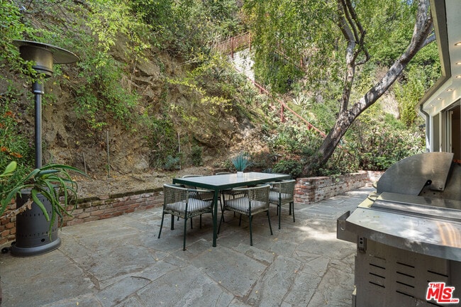 Building Photo - 1853 Nichols Canyon Rd