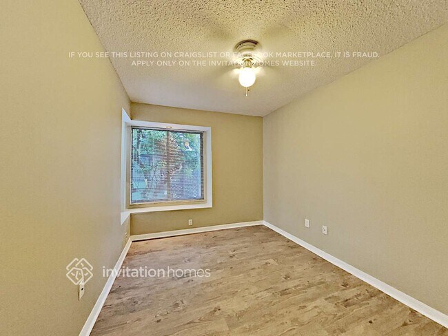 Building Photo - 6239 Greenwich Dr