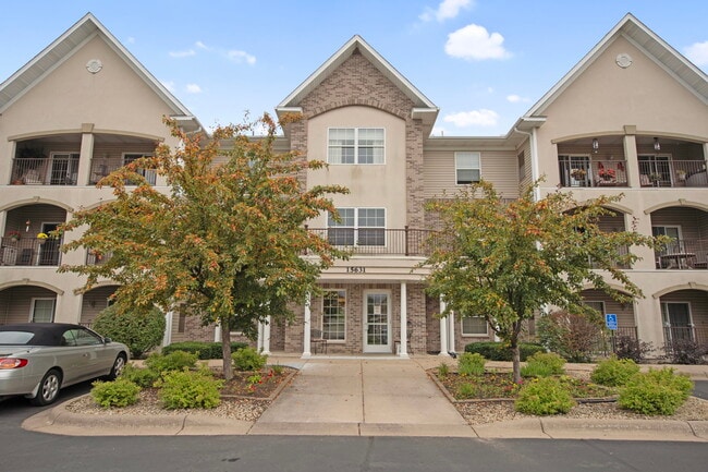 Building Photo - 15631 Linnet St NW