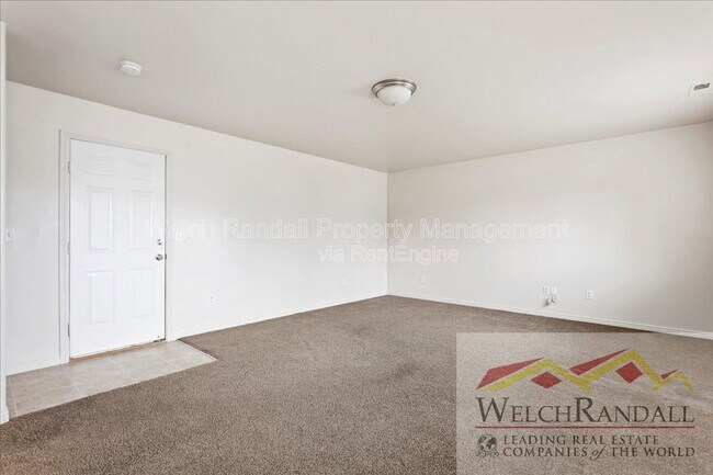 Building Photo - 1213 N Orchard Ave