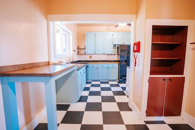 Building Photo - Charming 3-Bedroom Victorian Home in the H...