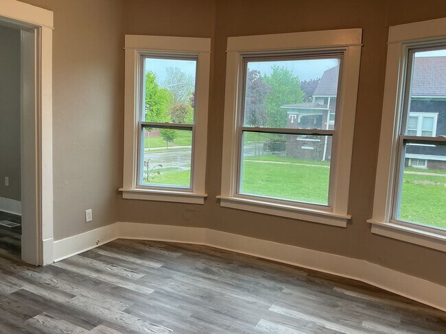 Building Photo - 2957 N 9th St