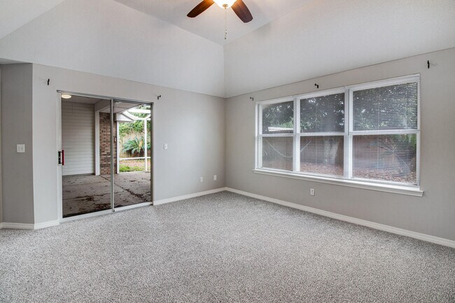 Building Photo - 404 Ridge Wood Cir