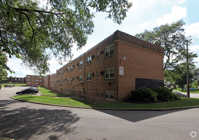 Building Photo - 11901 - 11913 Academy Rd